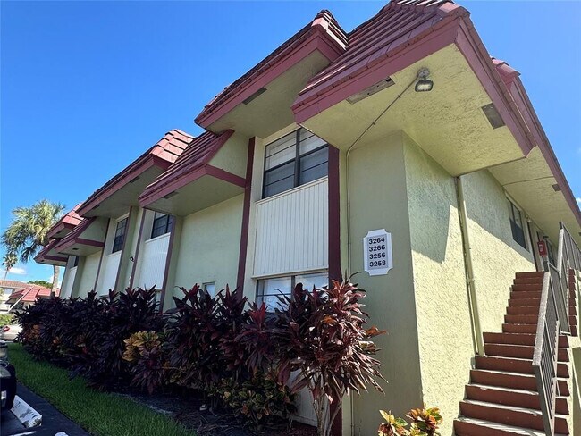 Foto del edificio - 3256 NW 104th Ave