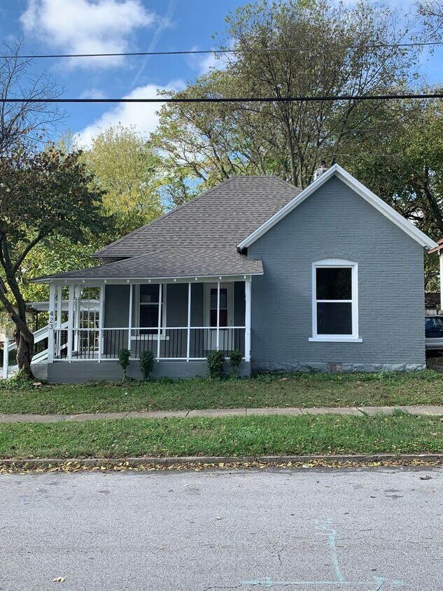 Primary Photo - 2 Bed/1 Bath home near Downtown Springfield