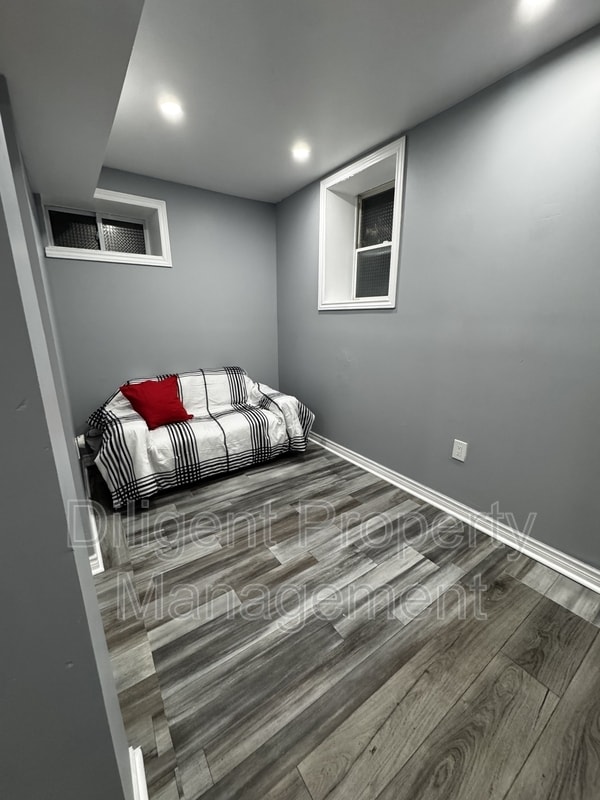 Photo du bâtiment - 492 King George St