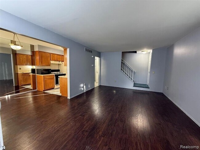 Foto del edificio - 15817 Charleston Dr