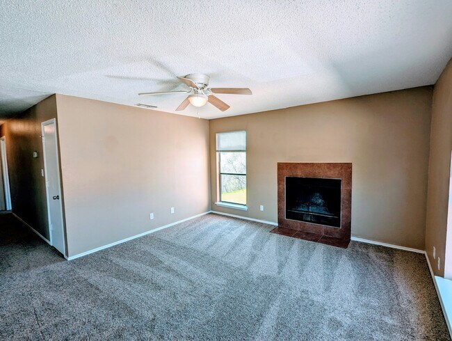 Building Photo - 8109 Foxfire Lane, Unit D