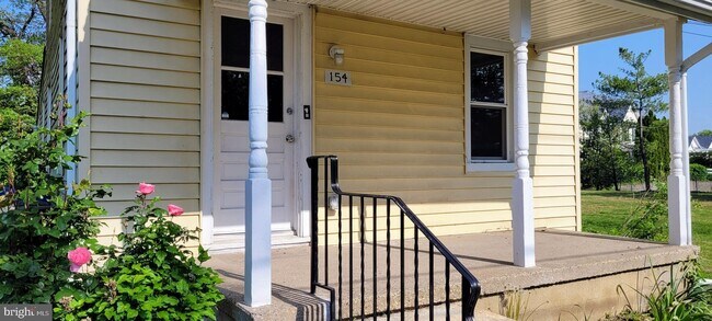 Foto del edificio - 154 Grove Ave