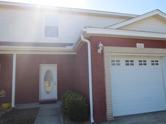 Foto del edificio - Beautifully Updated 3Bed/2.5Bath Townhouse in the Heart of Destin