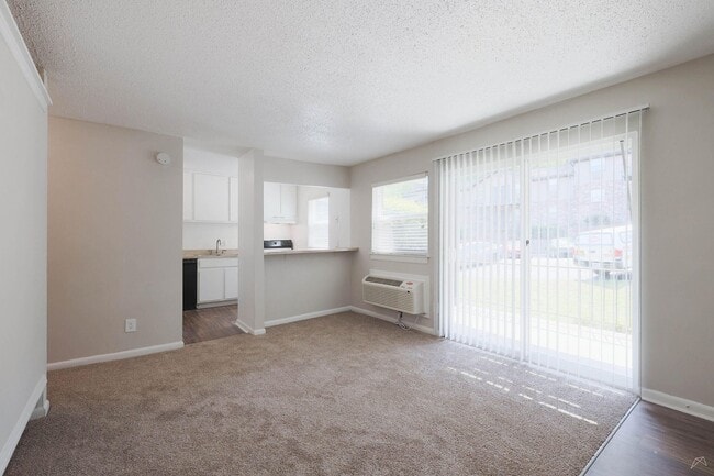 Foto del edificio - NEW 1x1!  Fantastic Emory area location - ...