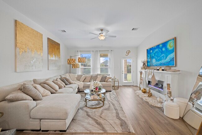 Foto del edificio - 24239 Golden Fallow Dr