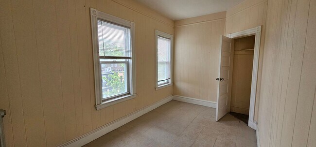 Building Photo - Spacious Sunlit Cambridgeport 5 Bed/2Bath ...