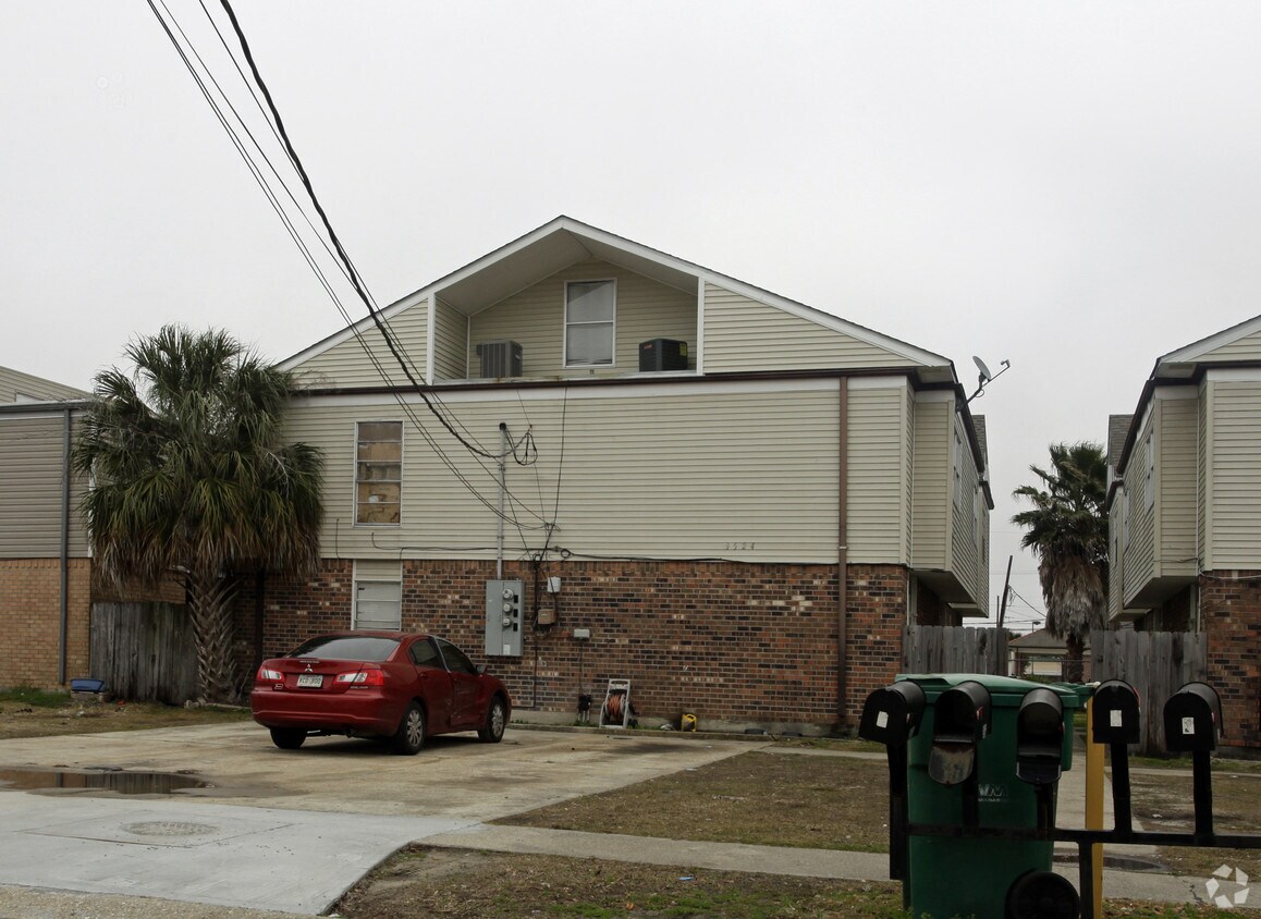 3524 Delaware Ave, Kenner, LA 70065 Apartments in Kenner, LA