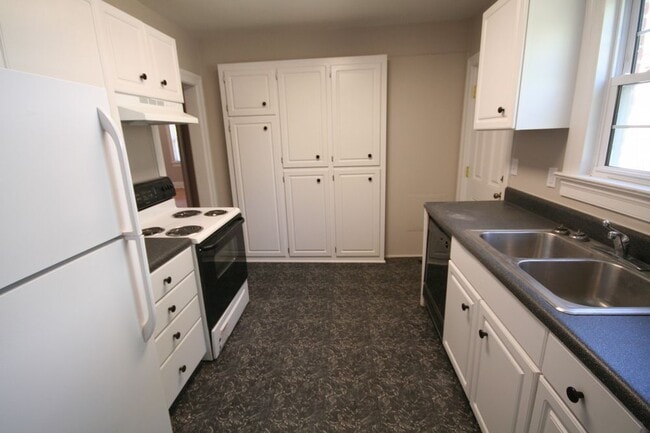 Building Photo - 1309 Park Ave A