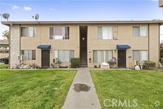 Building Photo - 1600 Picadilly Way