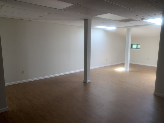 Building Photo - 5 Colony