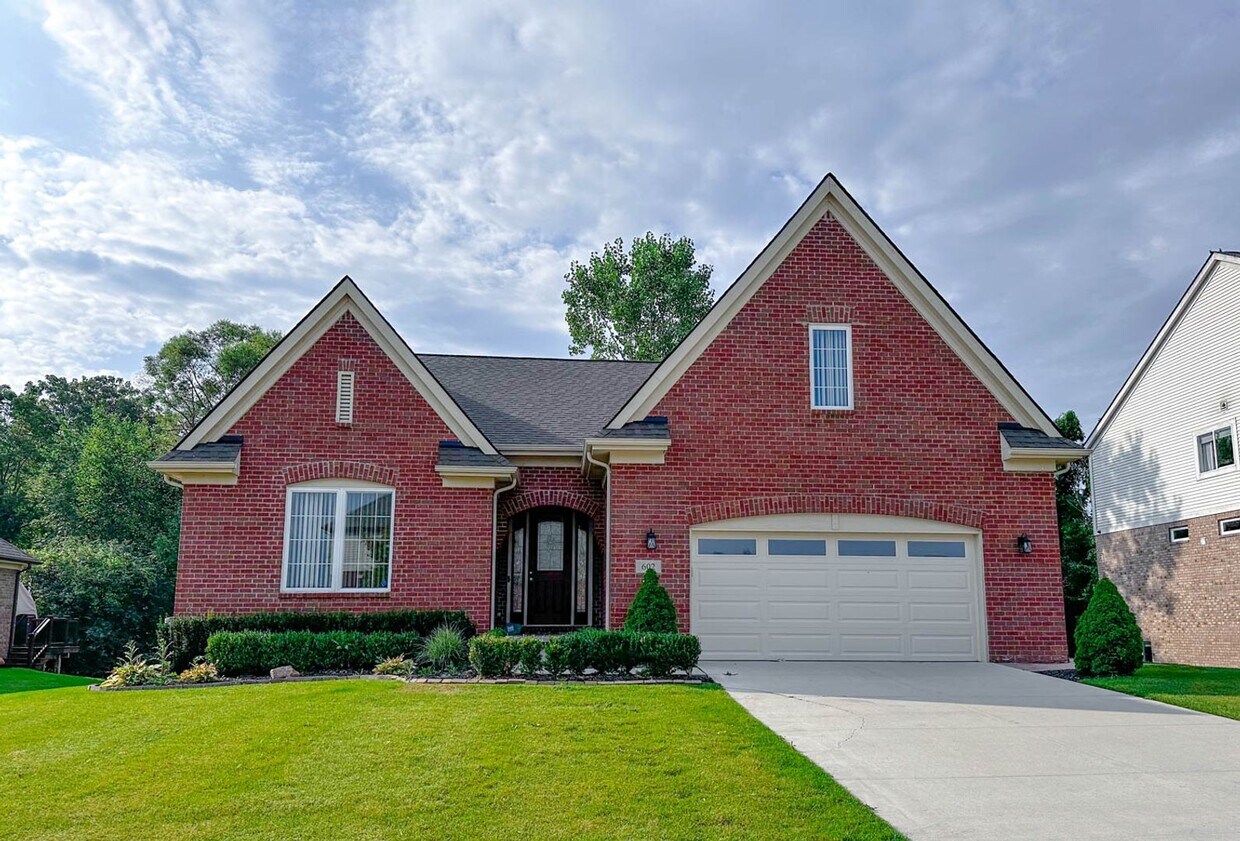 BEAUTIFUL RANCH HOME House Rental in Rochester Hills, MI