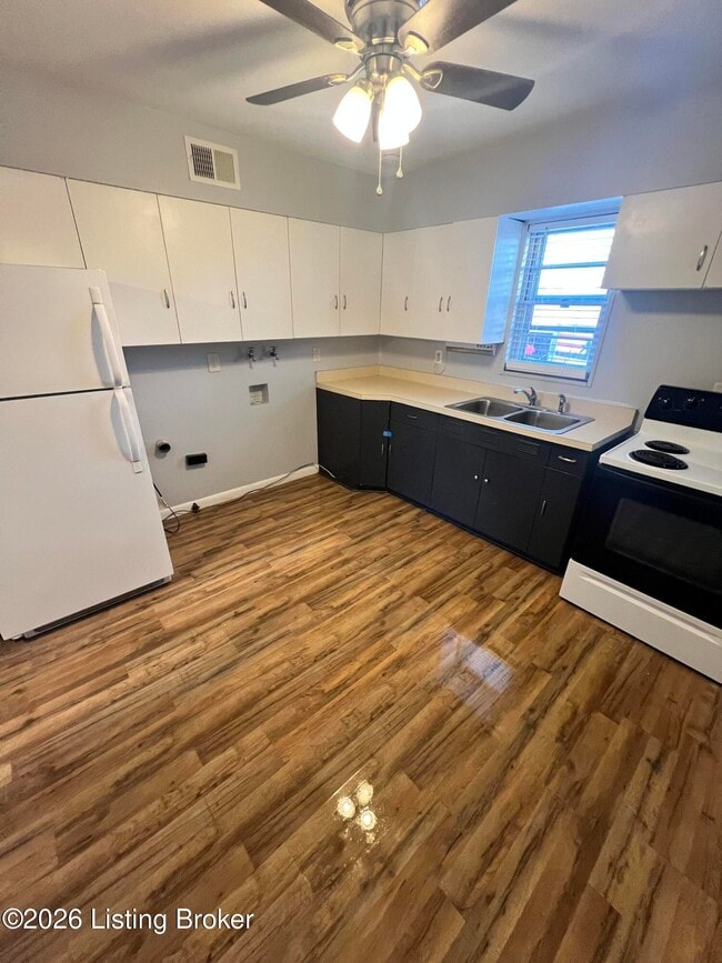 Foto del edificio - 2212 Gerald Ct