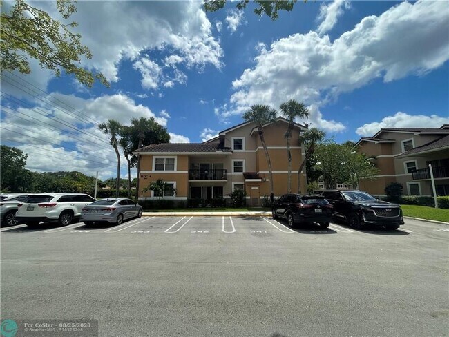 Building Photo - 9033 Wiles Rd