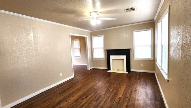 Building Photo - 1017 N Tabor Dr