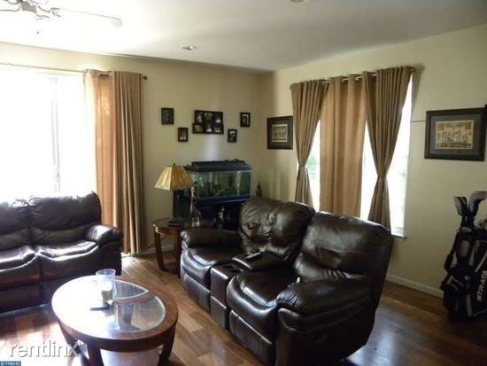 Building Photo - 1044 Chanticleer Dr