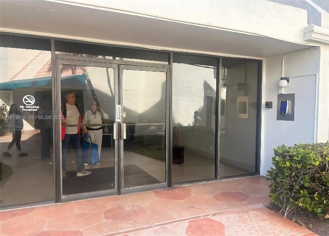 Foto del edificio - 303 Racquet Club Rd