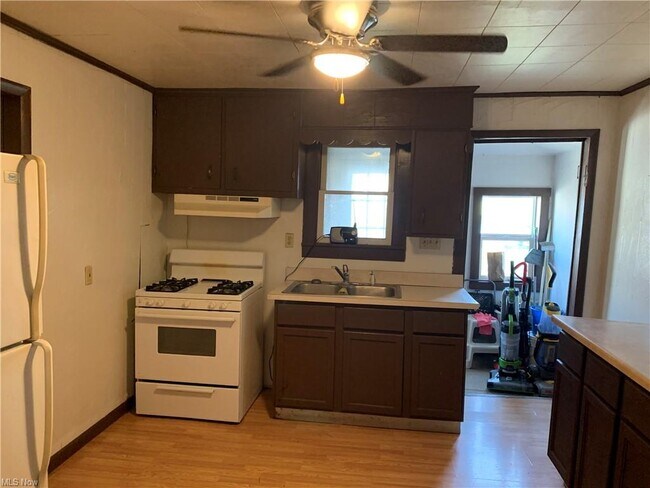 Foto del edificio - 204 W 3rd St