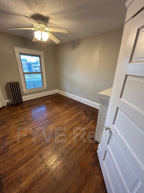 Foto del edificio - 14811 Clifton Blvd