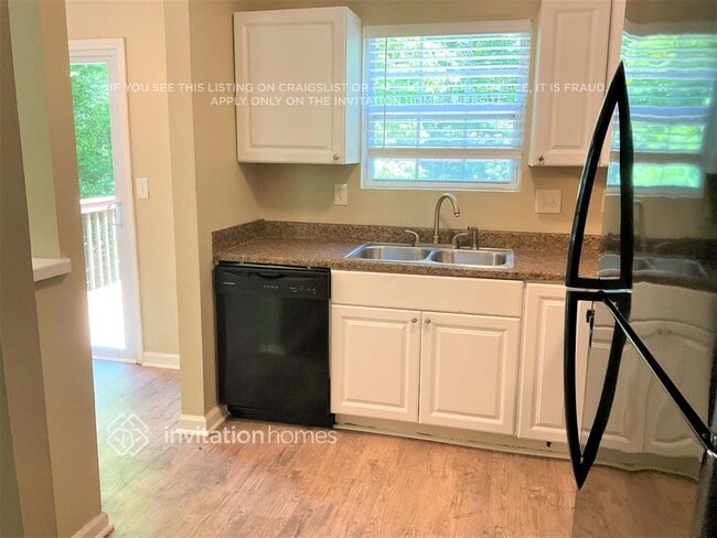 Building Photo - 84 Birch Rill Dr