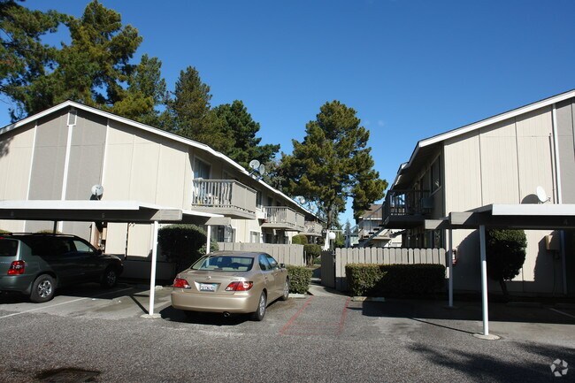 Foto del edificio - Garden Court Apartments