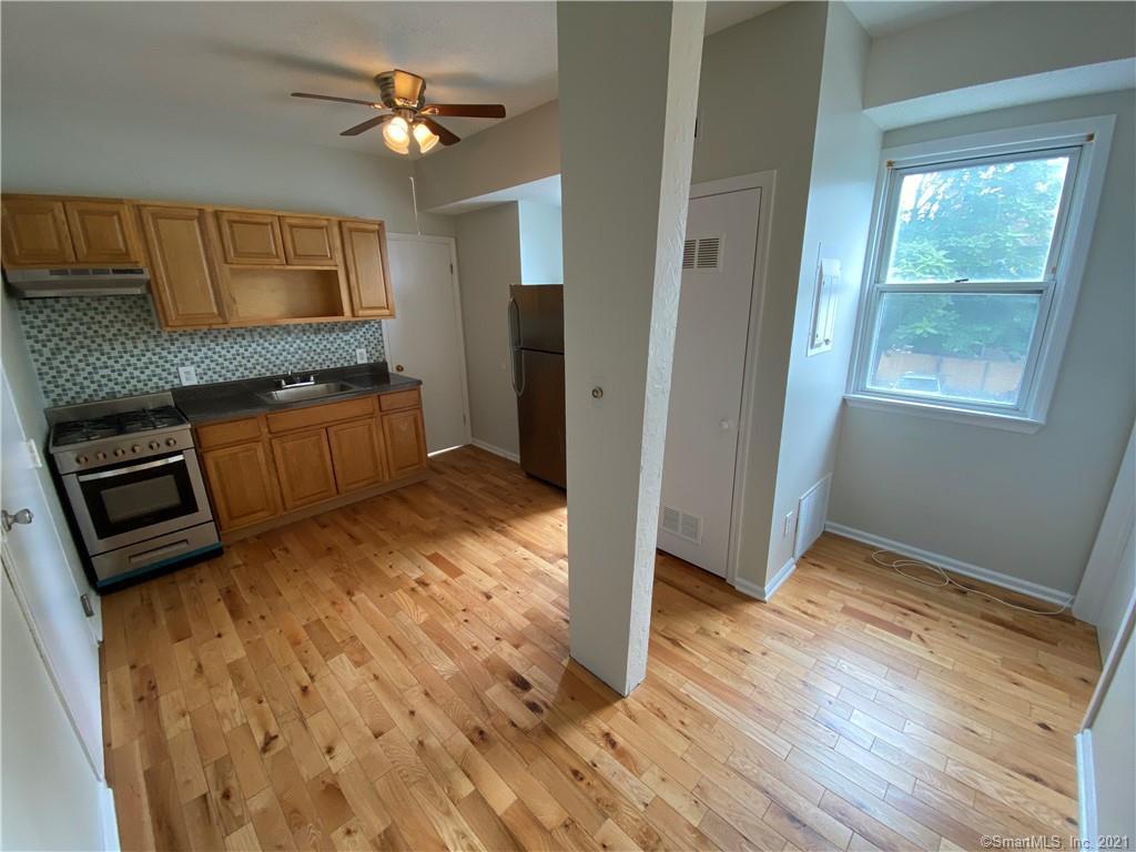 Primary Photo - 923 Elm St