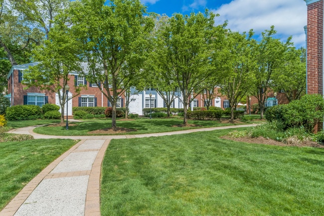 Building Photo - Chanler at Montclair
