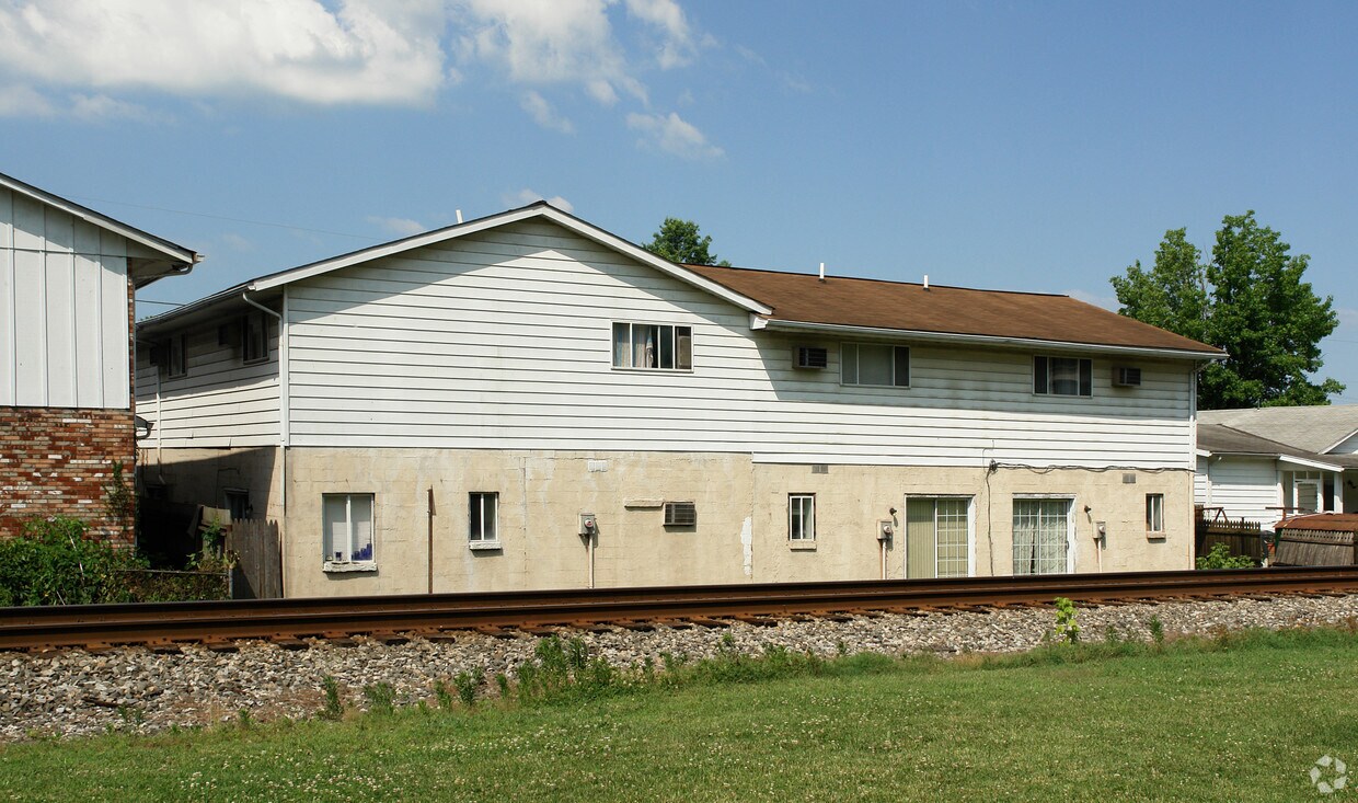 Building Photo - 1004 Main Ave