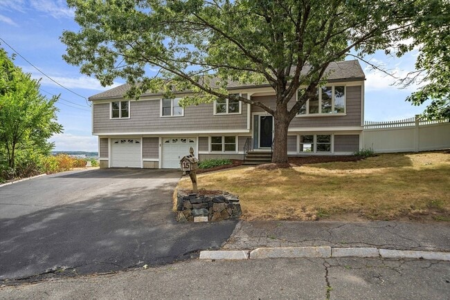 Building Photo - 15 Skyview Ln