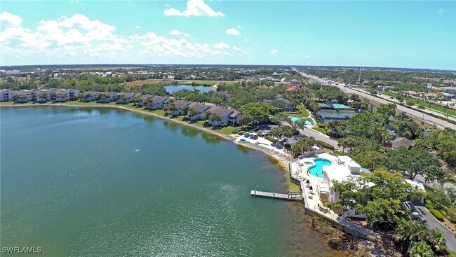 Foto del edificio - 2711 Citrus Lake Dr