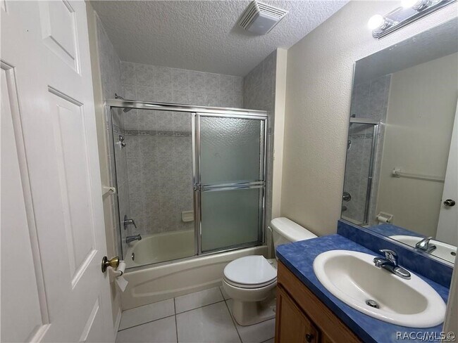 Foto del edificio - 3057 E Catherine Ln