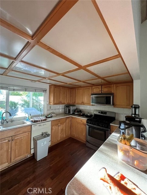 Building Photo - 9 Oak Tree Ln