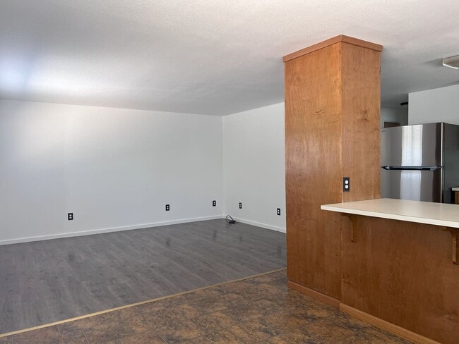 Building Photo - OWN936