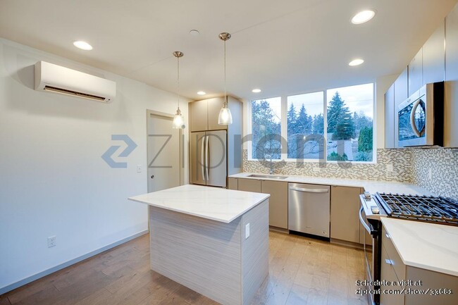 Foto del edificio - 15425 2nd Ave NE