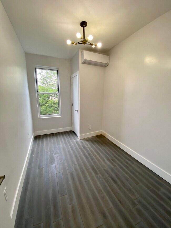 Foto del edificio - 416 Rogers Ave
