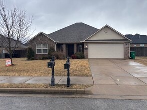 Building Photo - 630 Saddlehorn Dr