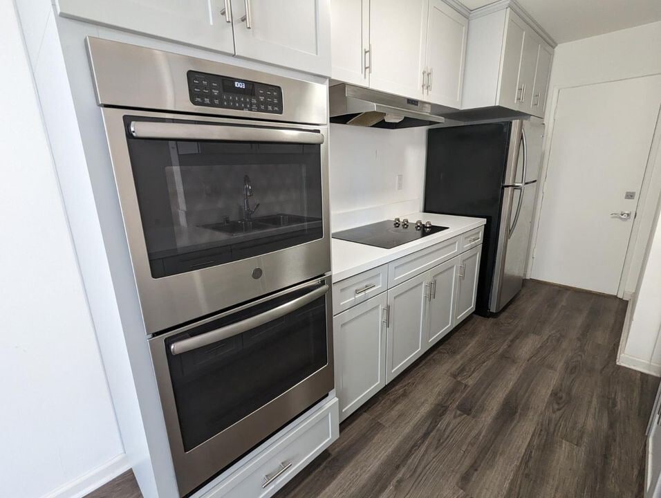 Foto principal - 118 S Wetherly Dr