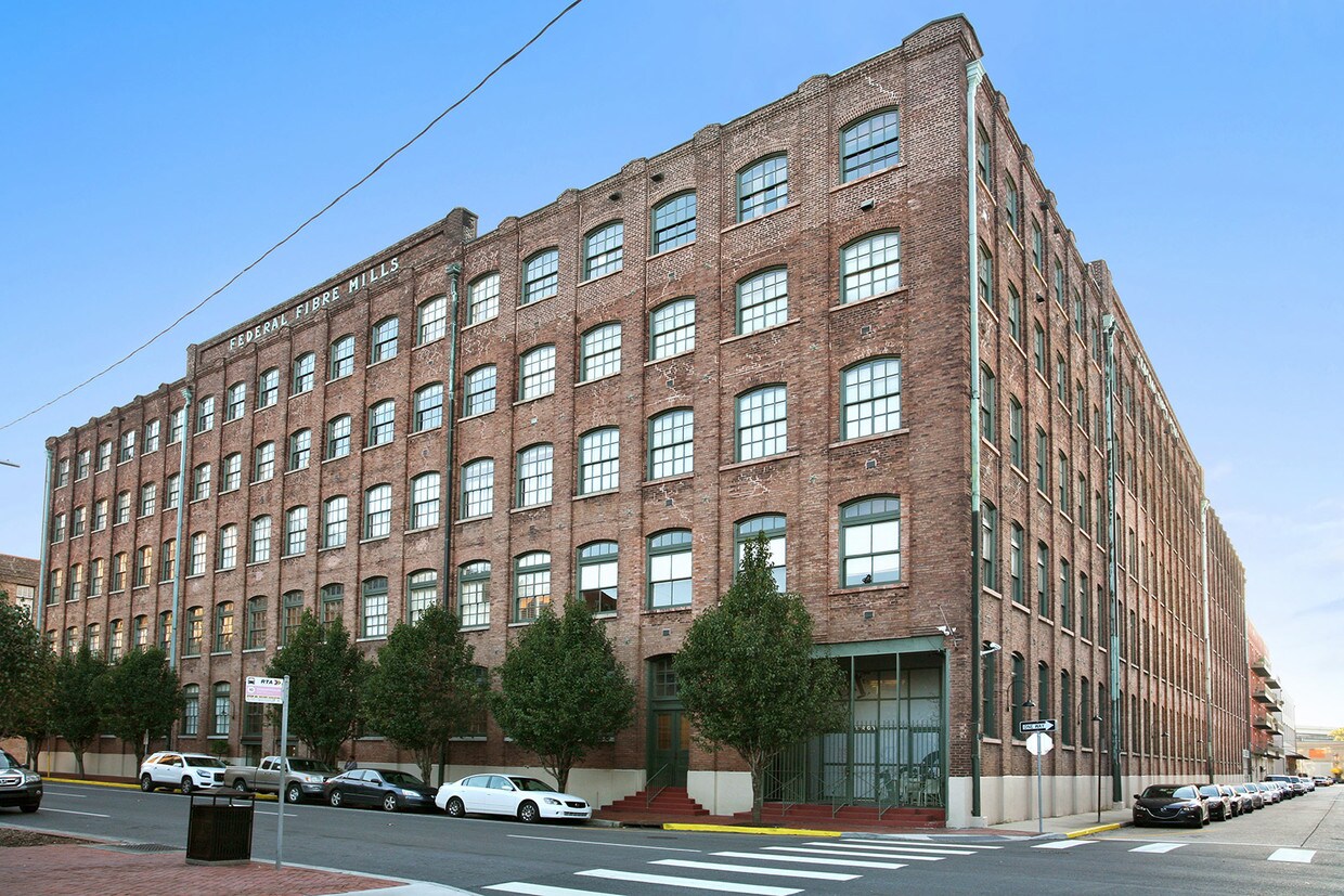 Primary Photo - 1107 S Peters St
