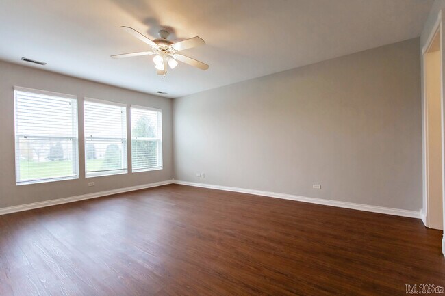 Foto del edificio - 3321 Bromley Ln