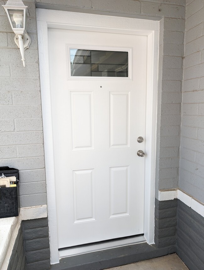 Building Photo - 1639 E Wesleyan Dr