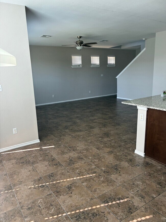 Foto del edificio - 3651 Sandy Brook Dr