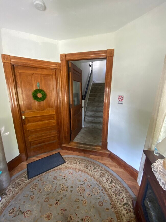 Foto del edificio - 9 Circuit Ave E