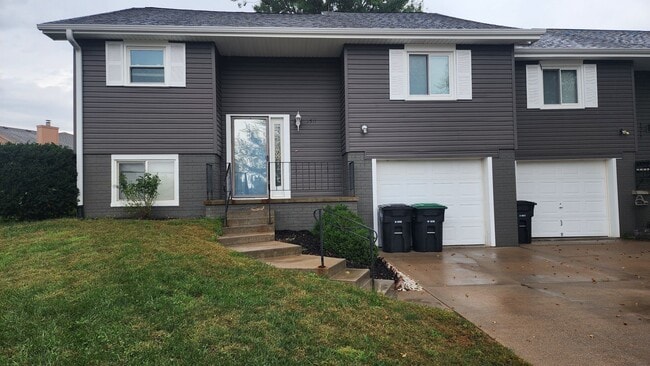 Ben Inc Duplexes - Scwalb Realty - Ben Inc Duplexes - Scwalb Realty Apartment