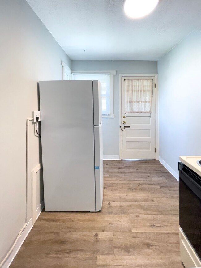 Foto del edificio - Preleasing for August 2026!! Studio Apartment Near Ball State's Campus & The Village!