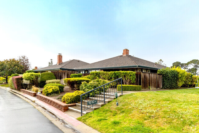 Building - Del Mesa Carmel