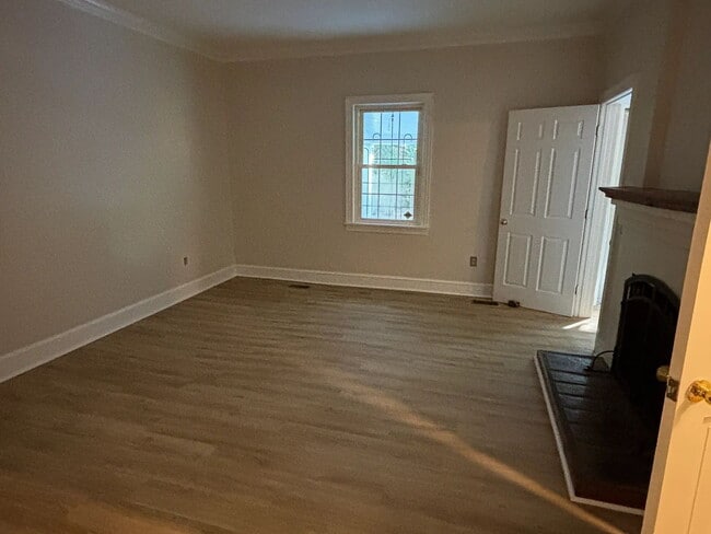 Foto del edificio - 1 bedroom, 1 bathroom Single Family Home in Easley Near Downtown Greenville