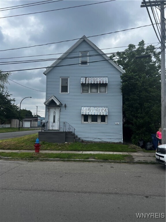 Primary Photo - 749 S Ogden St