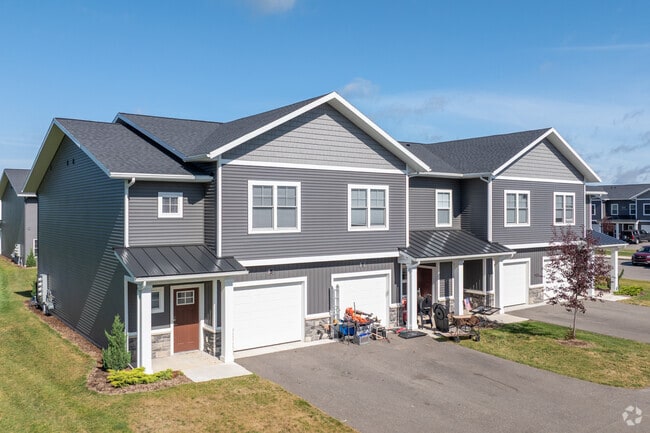 Building Photo - Centennial Farms Townhomes