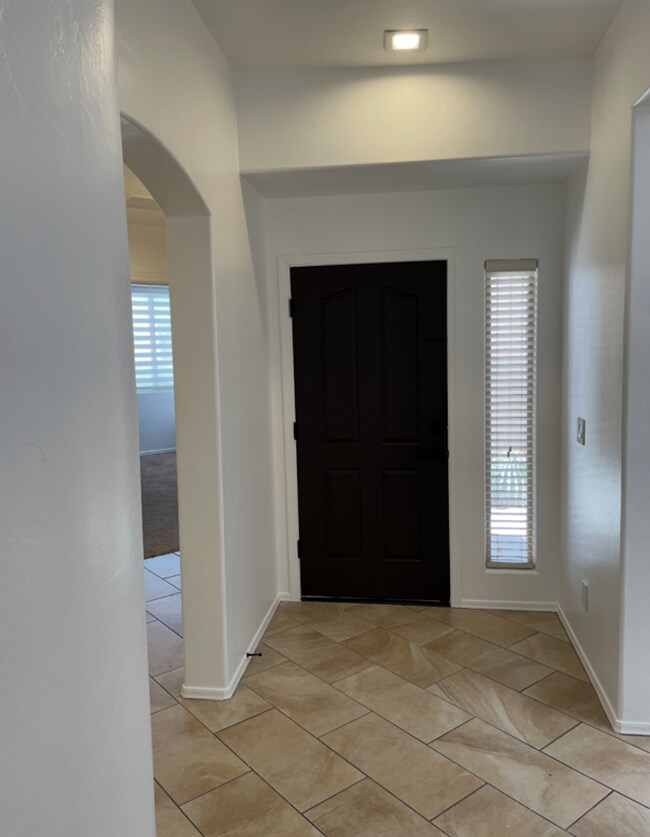 Foto del edificio - Convenient gated community