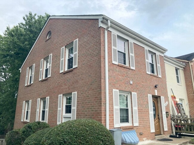 Foto del edificio - 16611 Geddy Ct