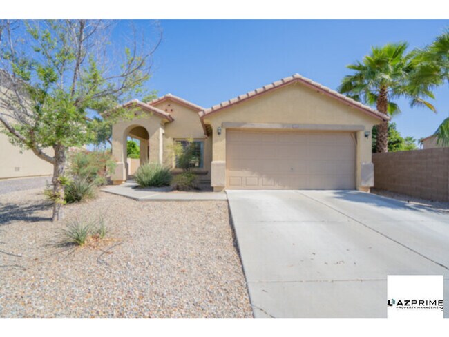 Foto del edificio - Fall in love with this charming 3/2 rental home in a peaceful and well-kept neighborhood in the West